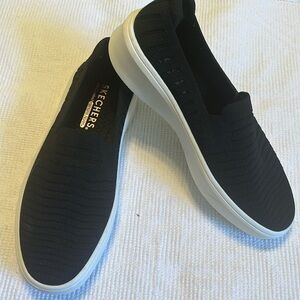 Skechers Slip ons New ,never worn